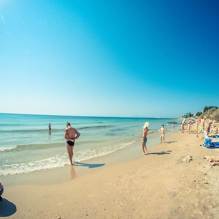 Riviera Fort Beach Apartments Равда Экстерьер фото